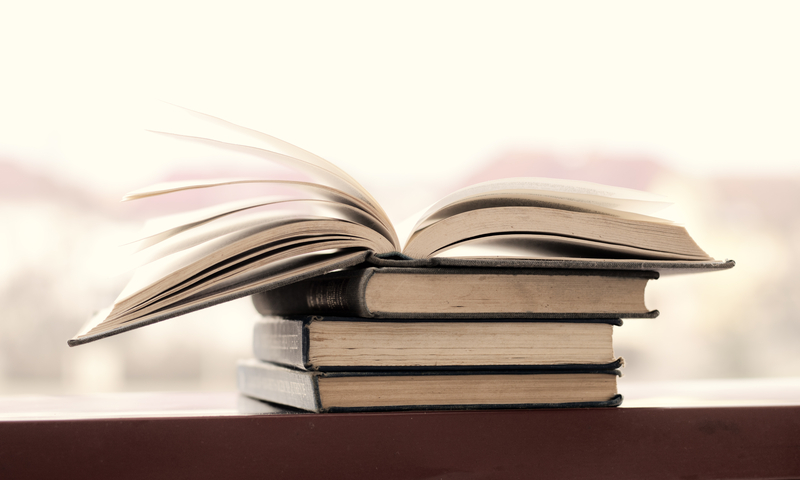 Voucher 20 ευρώ σε ανέργους ως 24 ετών για την αγορά βιβλίων.